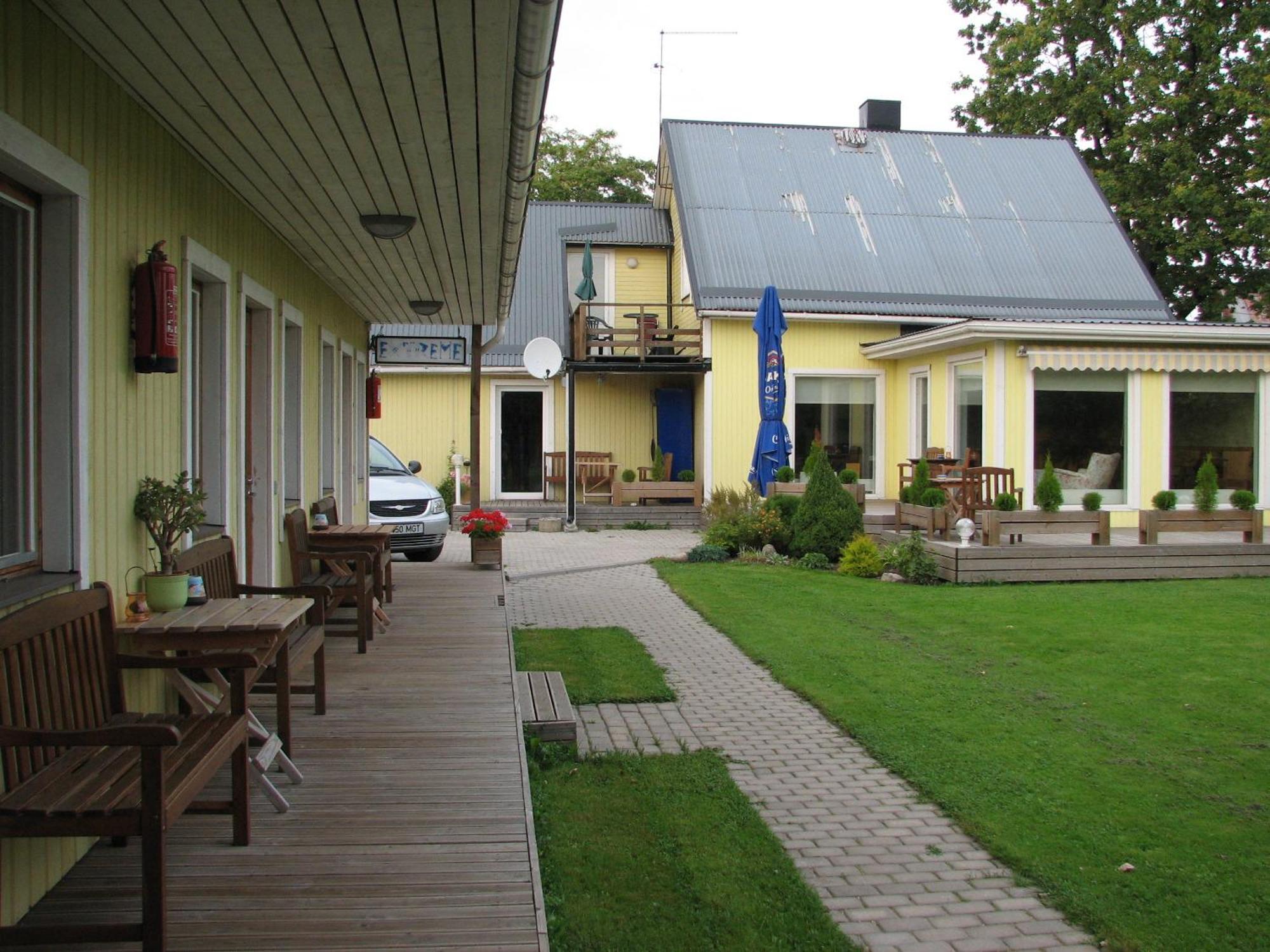 Kaare Guesthouse วิลยันดี ภายนอก รูปภาพ